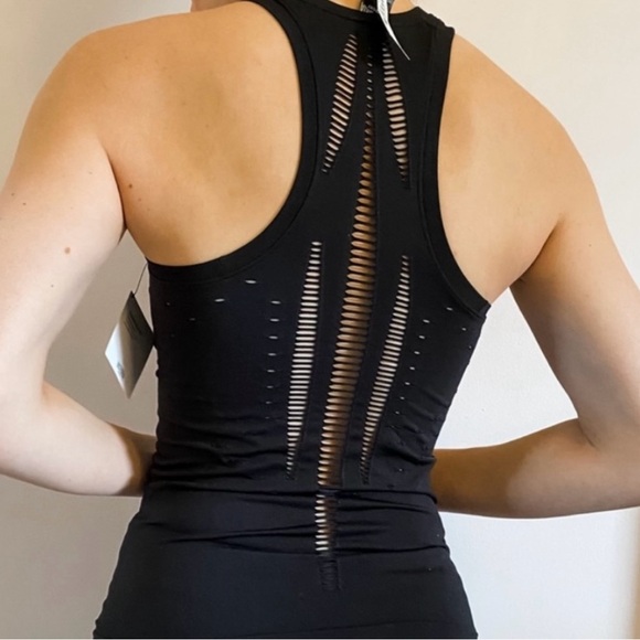 Victoria Secret Sport Seamless Tank Top Slim Fit Racerback Cutout Top NWT L $59 - Picture 3 of 13